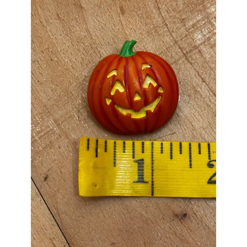 Vintage 80s Jack-o-Lantern Pumpkin Pin